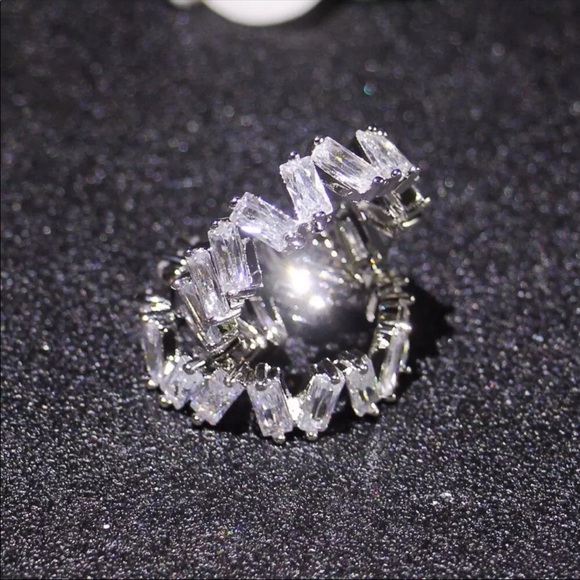 New Women’s 925 Silver Geometric Diamond Eternity Band Ring - Picture 5 of 6